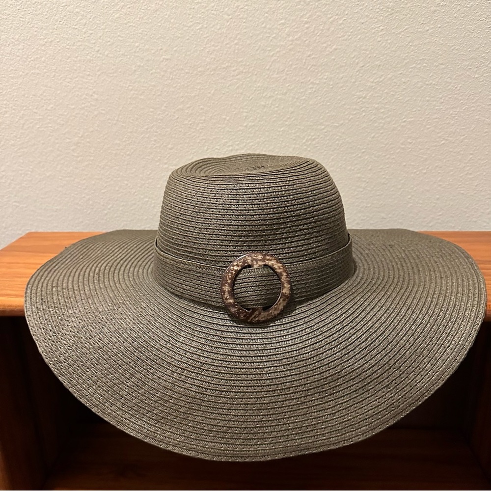 ❤️Oversized brown Floppy Sun Hat with tortoise shell buckle accent CLEARANCE